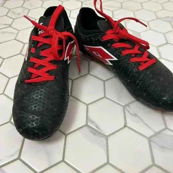 Lotto Storm Kids' Firm Ground Soccer Cleats/Shoes,  Black/Red, Sz 1 - Picture 1 of 4